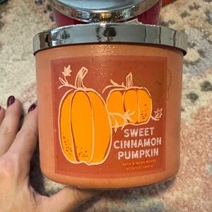 Bath & Body Works Sweet Cinnamon Pumpkin Candle - Orange and Silver